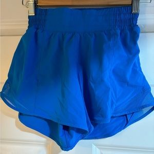 Lululemon Hotty Hot size 0. Barely worn 4”